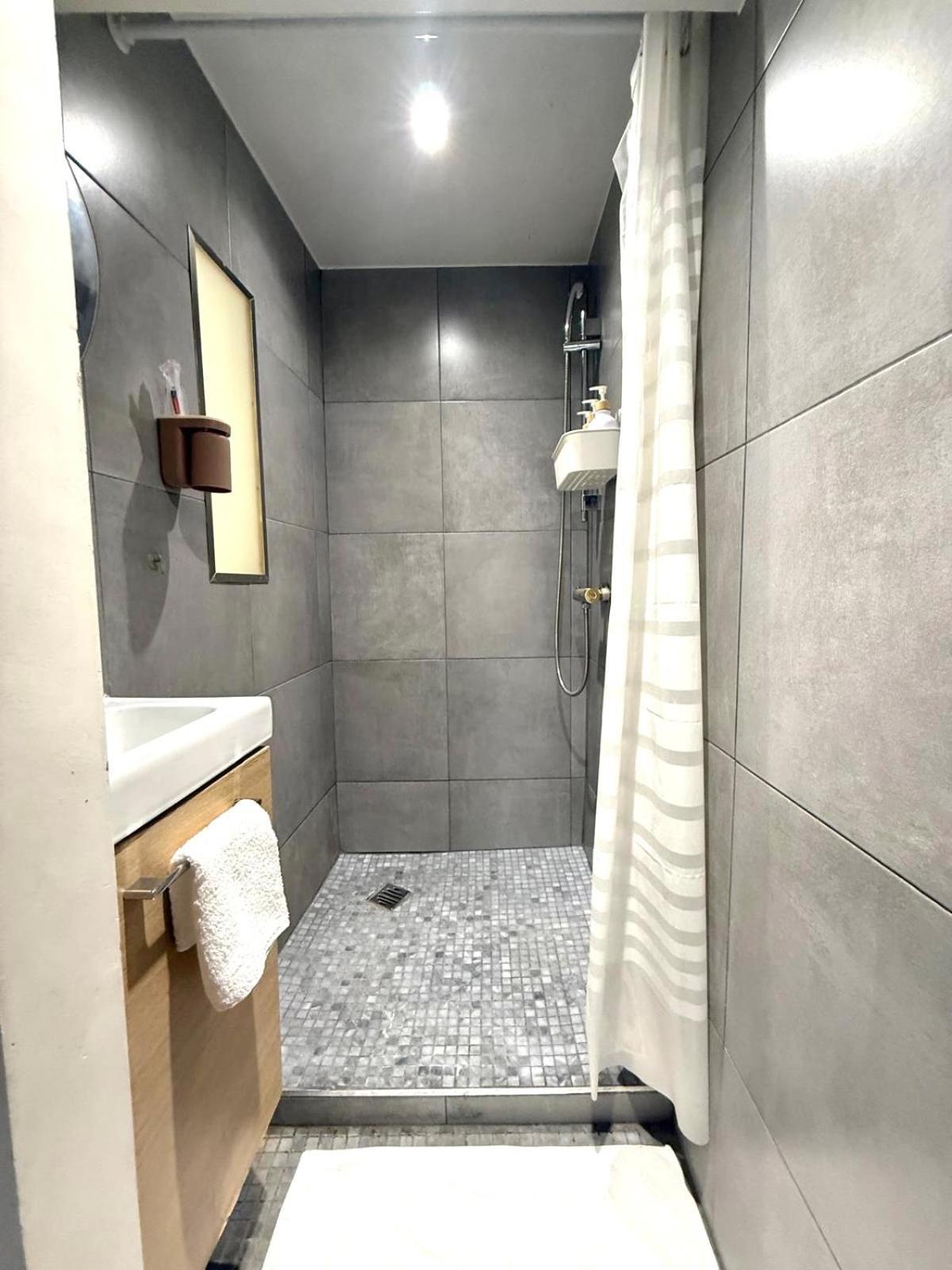 Logement Moderne Avec Jacuzzi Aubervilliers Bagian luar foto